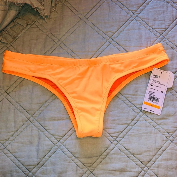 Speedo bikini top and bottom(s) - Picture 5 of 12